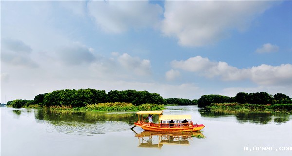 远眺荒天池.jpg 远眺荒天池.jpg