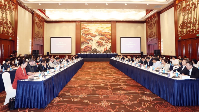 跨国生物医药企业座谈会在园区举行