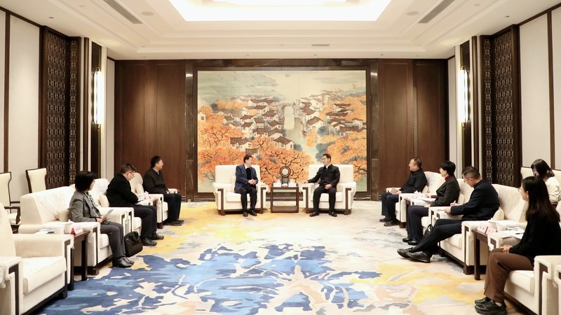 吴庆文会见中国人民大学校长马怀德